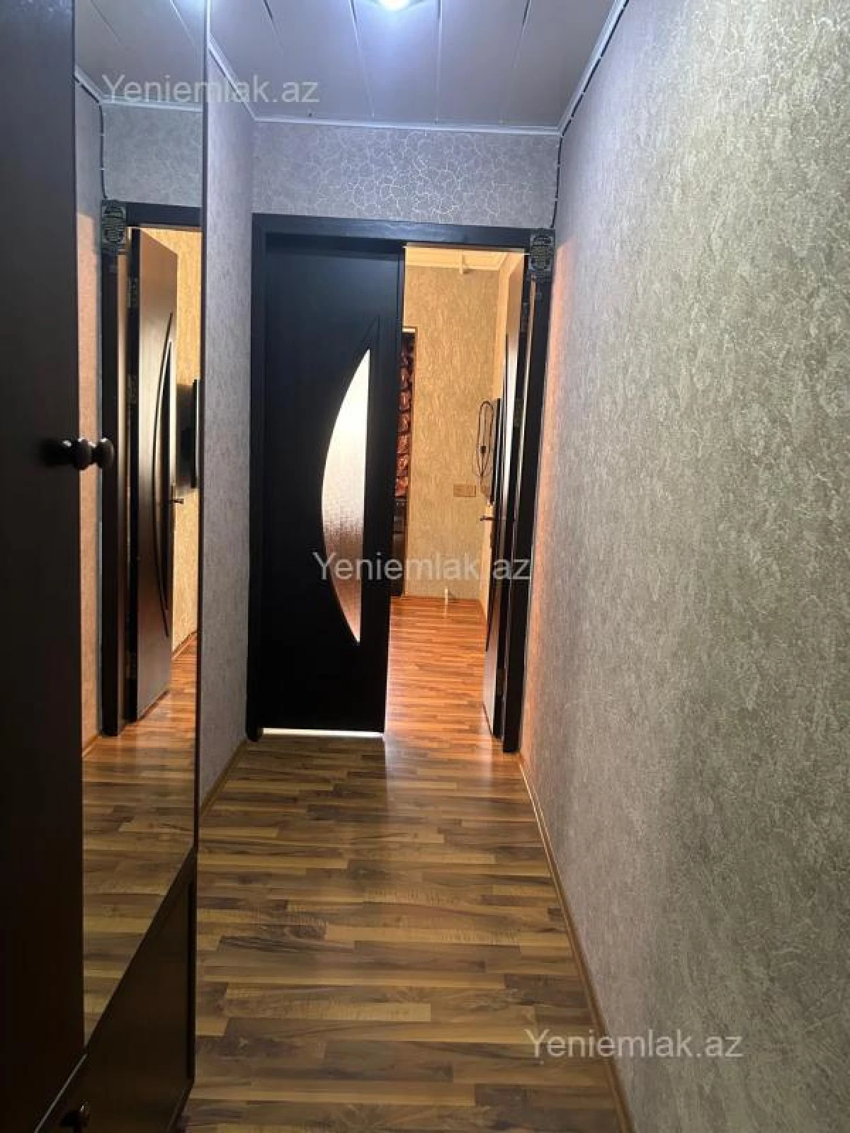 Satılır 2 otaqlı köhnə tikili 65 m²