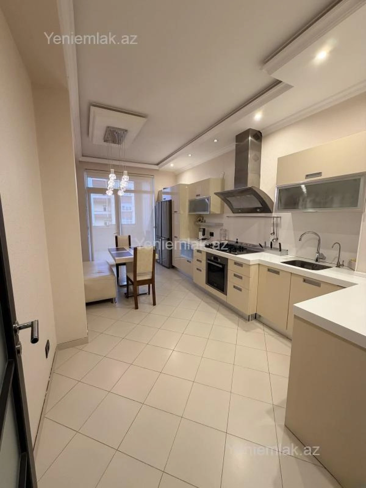 Satılır 4 otaqlı yeni tikili 153 m²