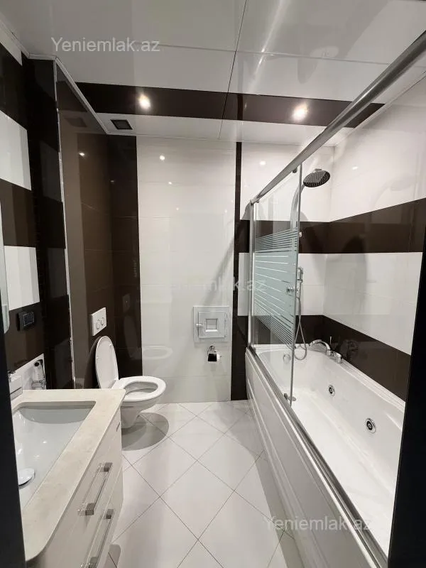 Satılır 4 otaqlı yeni tikili 153 m²