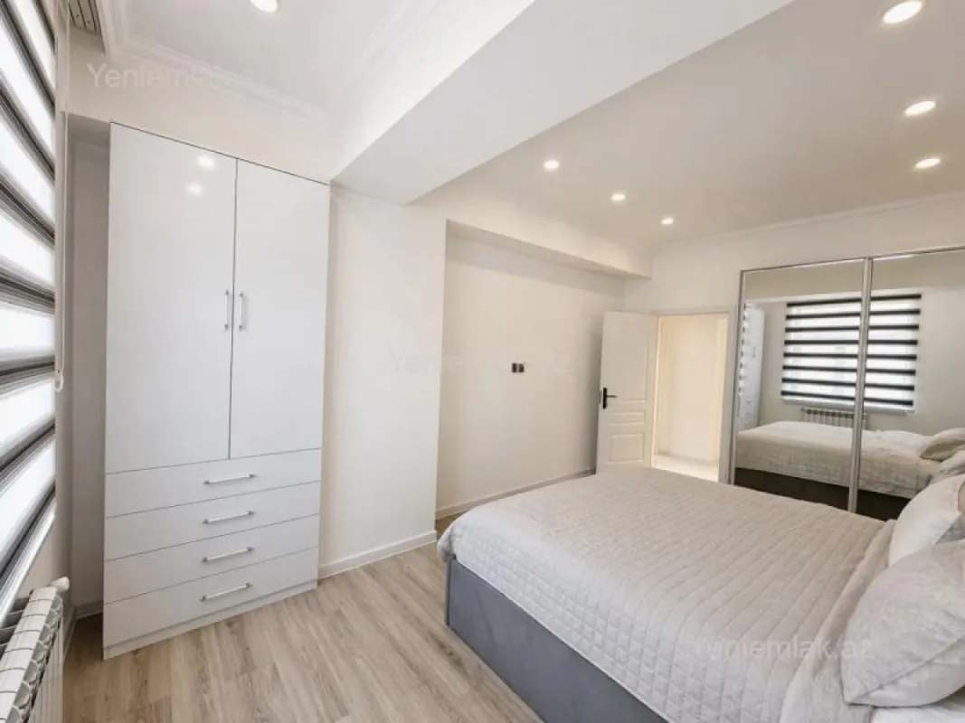 Satılır 2 otaqlı yeni tikili 101 m²