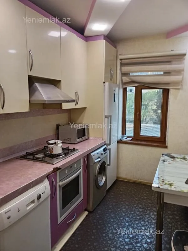 Satılır 4 otaqlı köhnə tikili 88 m²