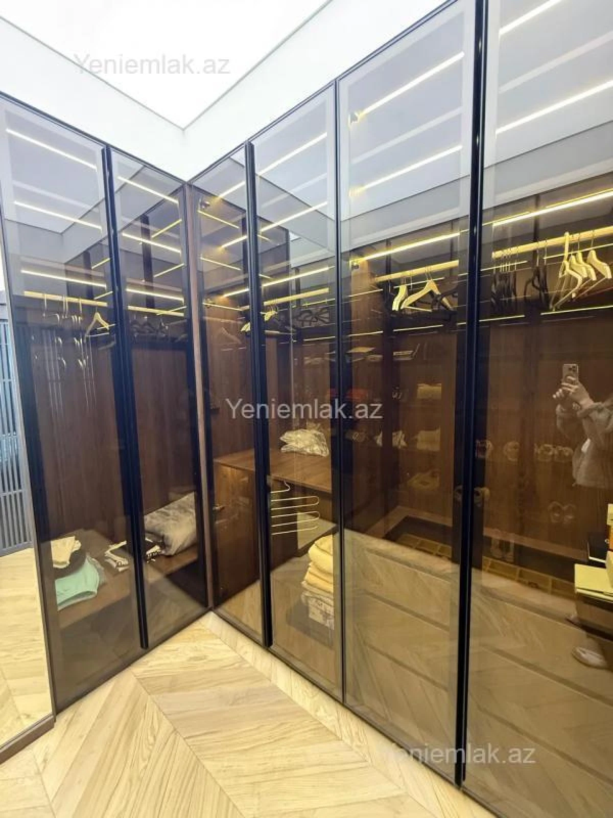 Satılır 3 otaqlı yeni tikili 135 m²