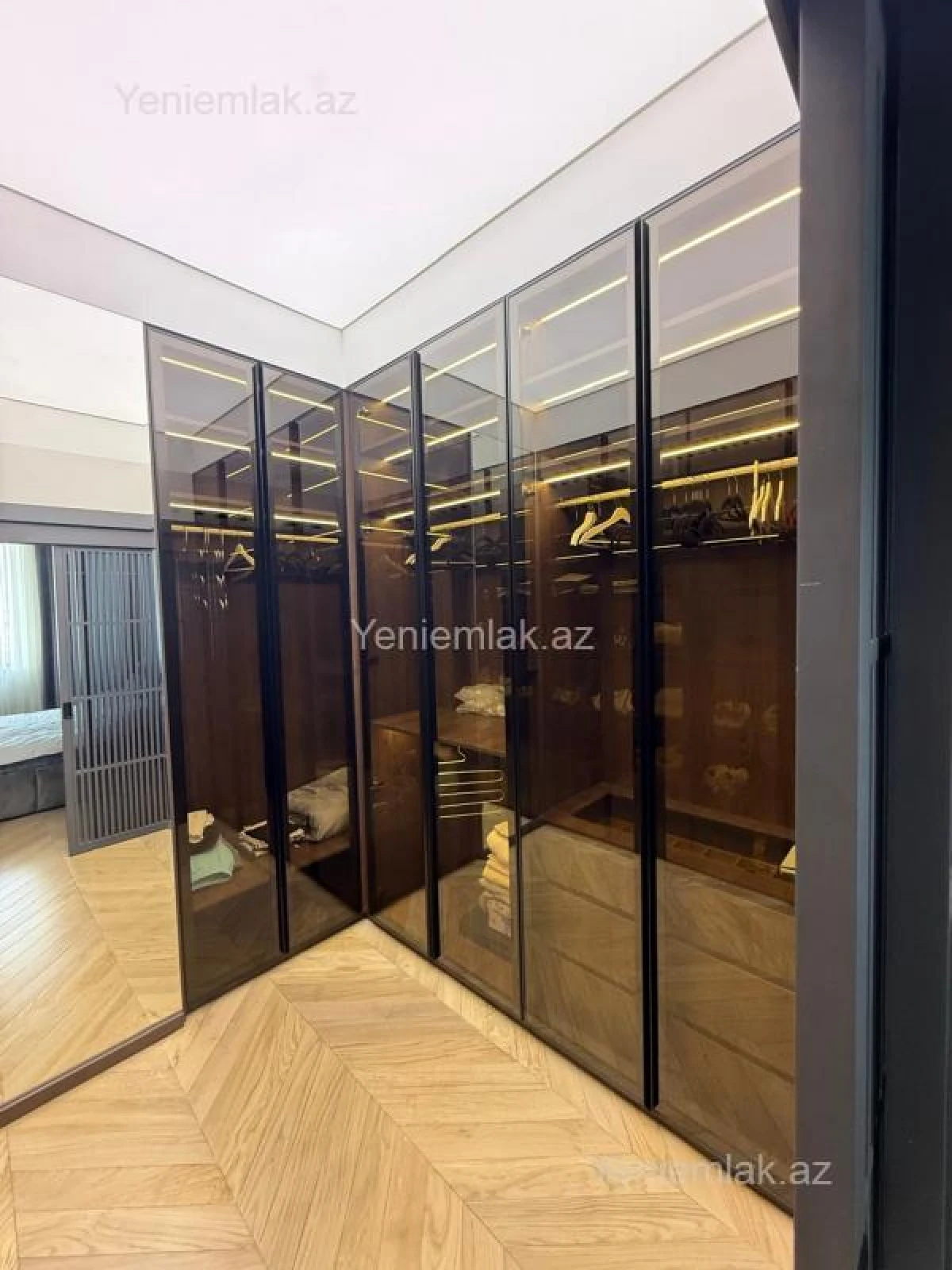 Satılır 3 otaqlı yeni tikili 135 m²