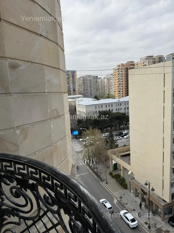 Satılır 4 otaqlı yeni tikili 150 m²