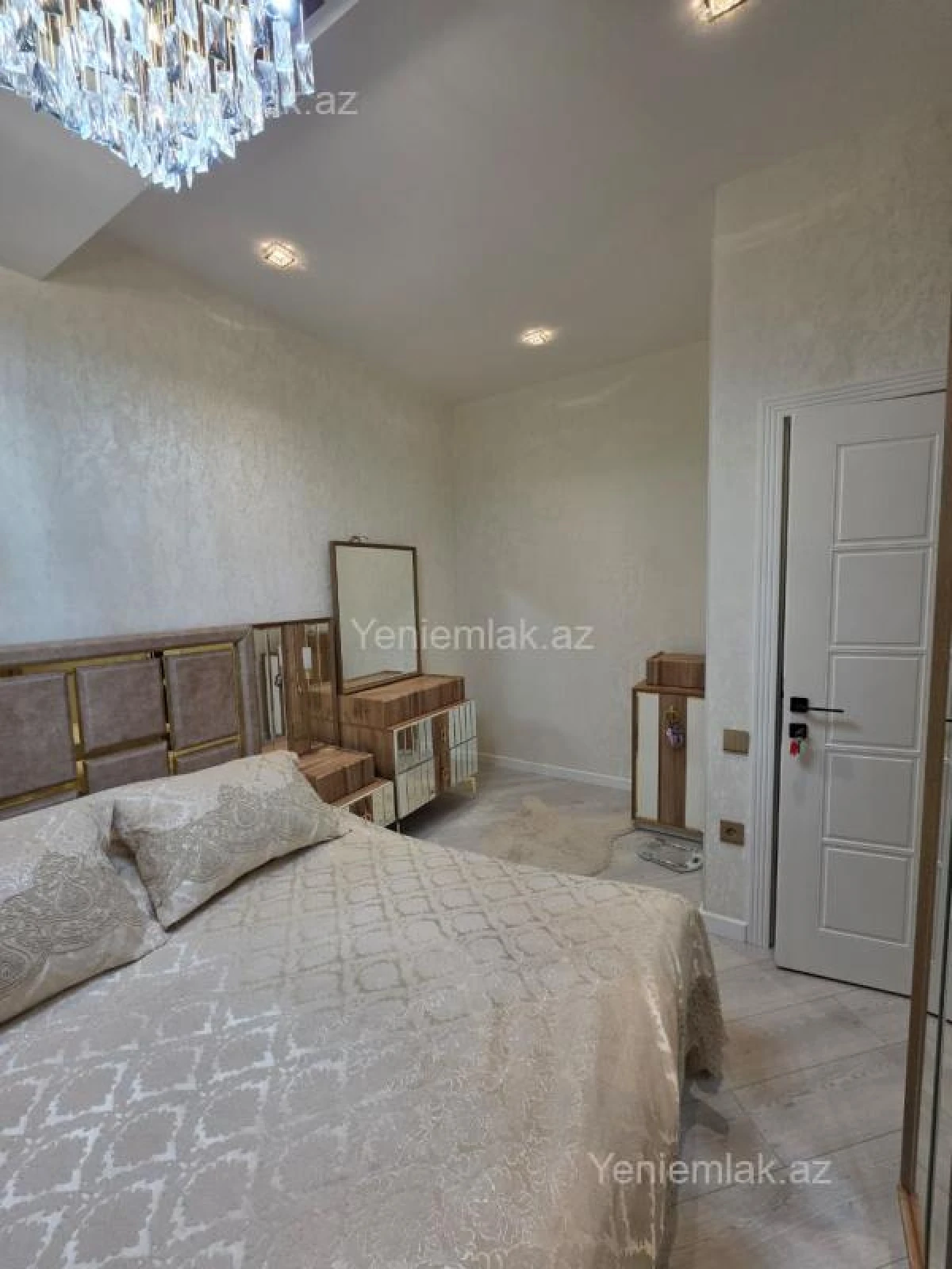 Satılır 2 otaqlı yeni tikili 62 m²