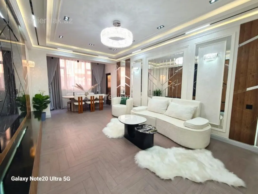 Satılır 3 otaqlı yeni tikili 160 m²