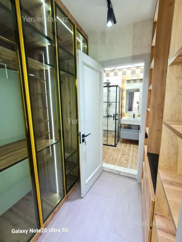 Satılır 3 otaqlı yeni tikili 160 m²