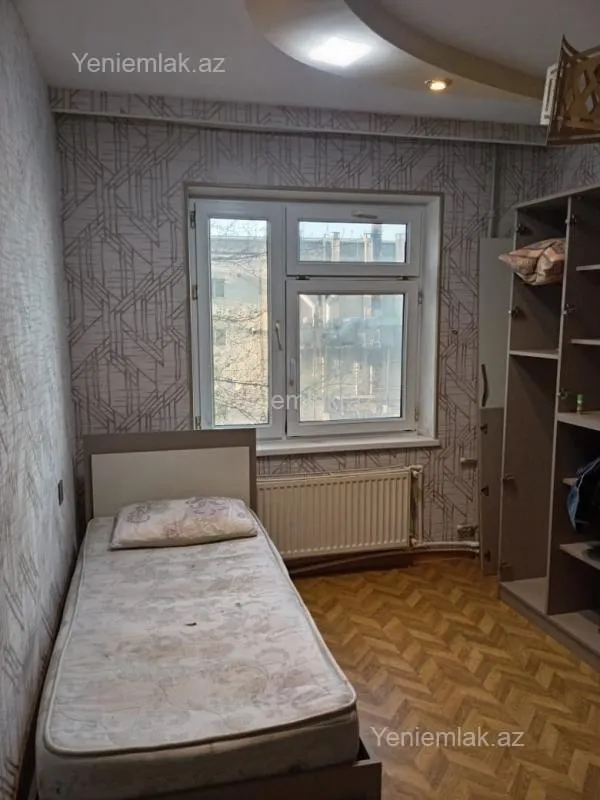 Satılır 4 otaqlı köhnə tikili 82 m²