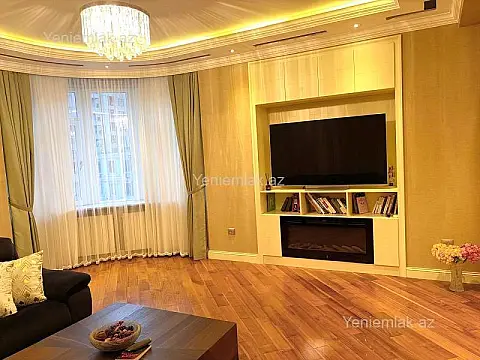 Satılır 4 otaqlı yeni tikili 215.5 m²