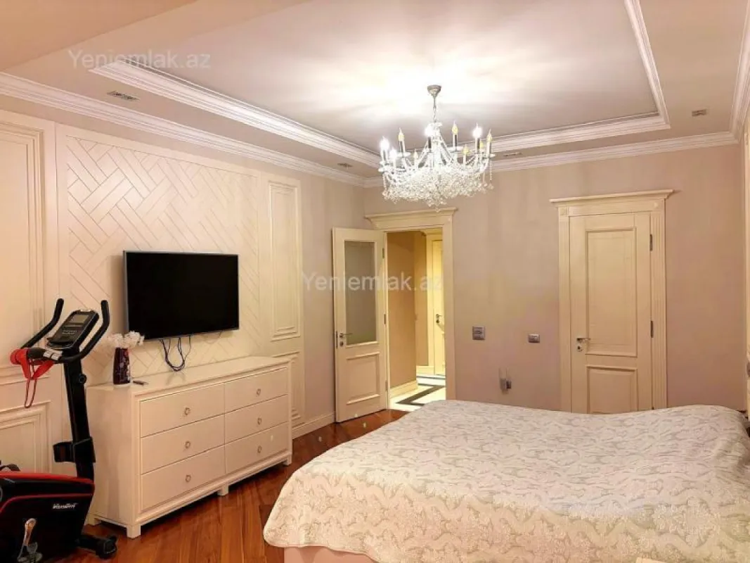 Satılır 4 otaqlı yeni tikili 215.5 m²