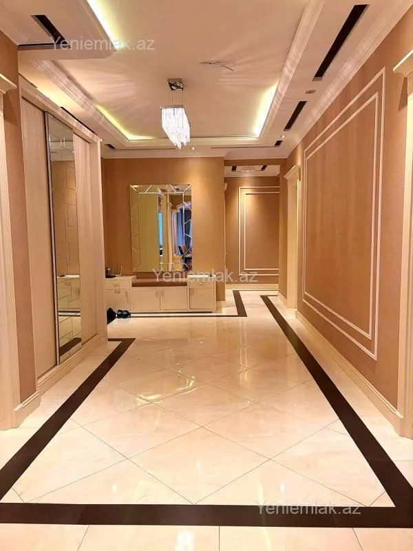 Satılır 4 otaqlı yeni tikili 215.5 m²
