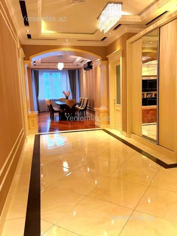 Satılır 4 otaqlı yeni tikili 215.5 m²