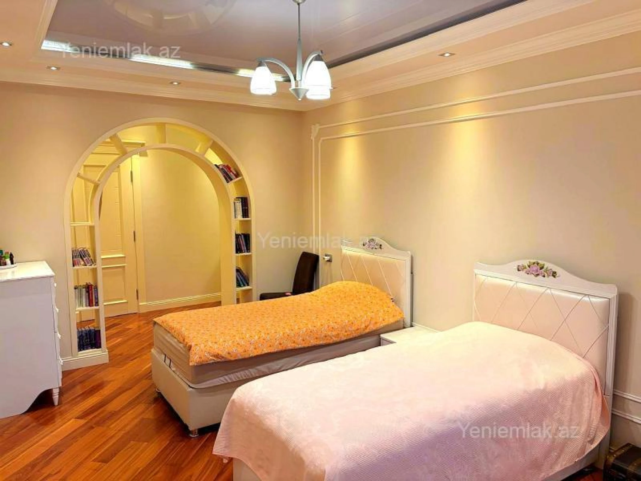 Satılır 4 otaqlı yeni tikili 215.5 m²