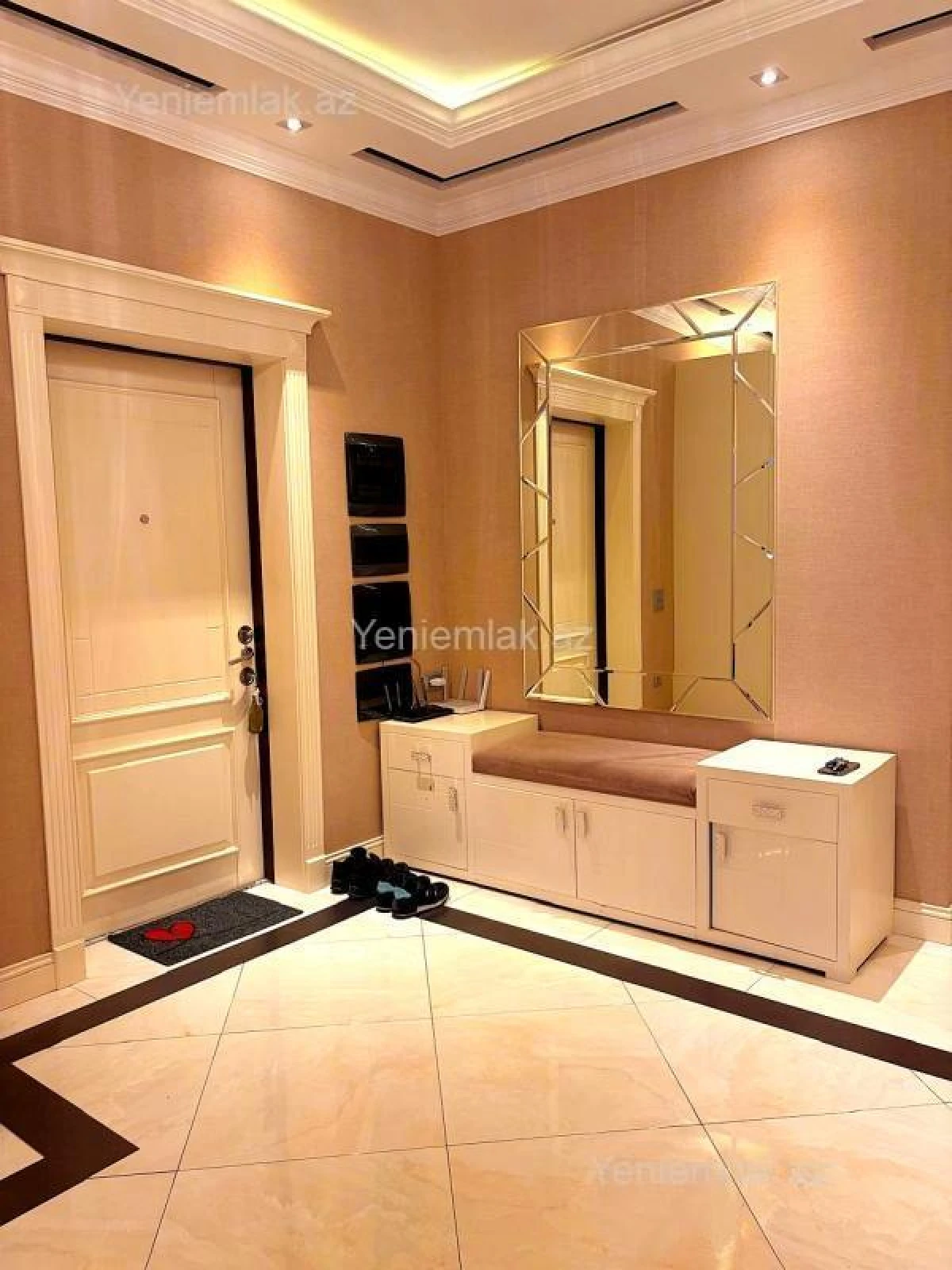 Satılır 4 otaqlı yeni tikili 215.5 m²