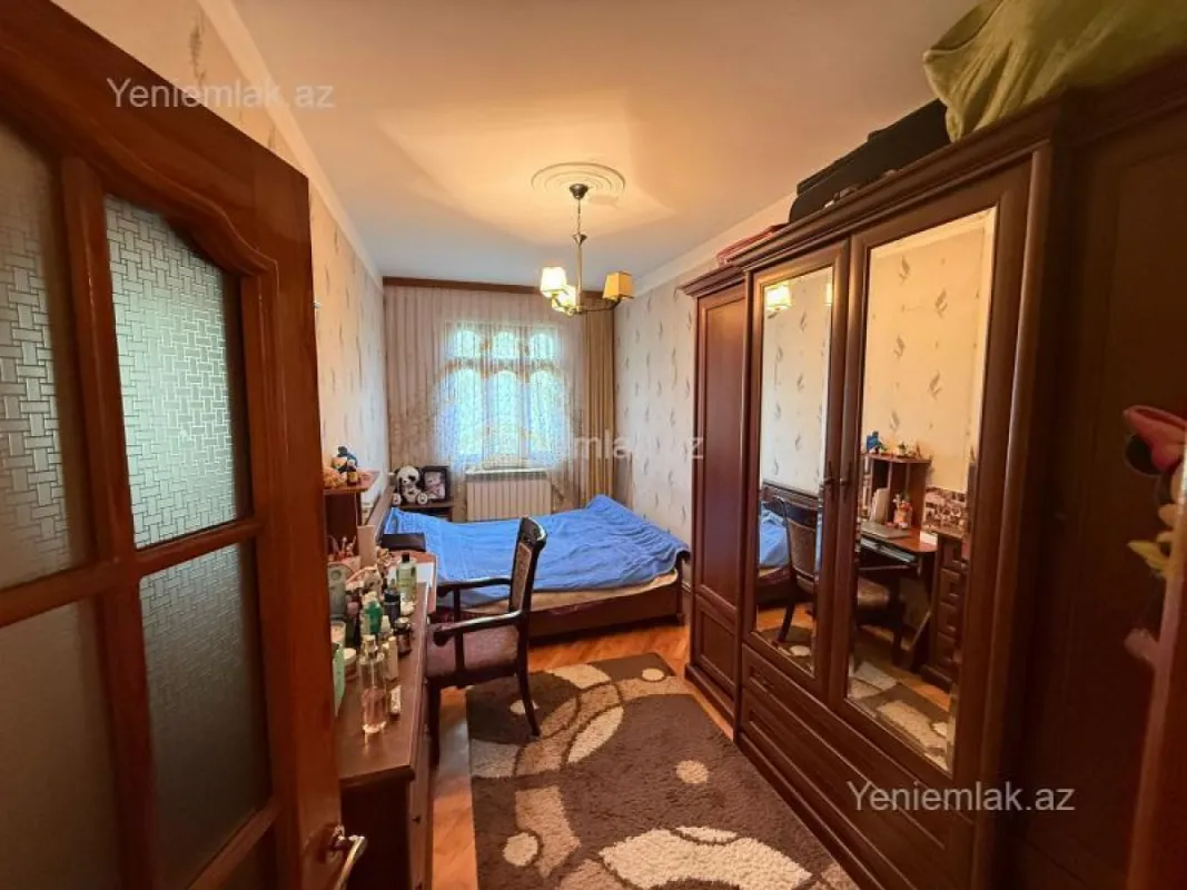 Satılır 2 otaqlı köhnə tikili 50 m²