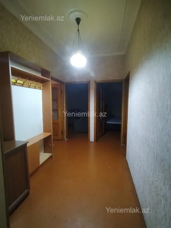 Satılır 4 otaqlı köhnə tikili 100 m²