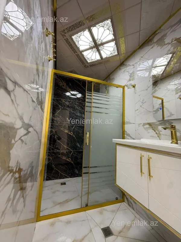 Satılır 2 otaqlı köhnə tikili 65 m²