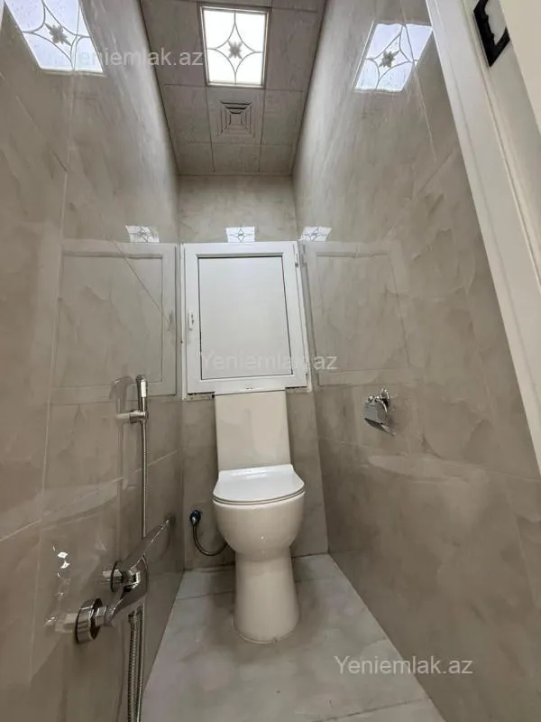 Satılır 2 otaqlı köhnə tikili 65 m²