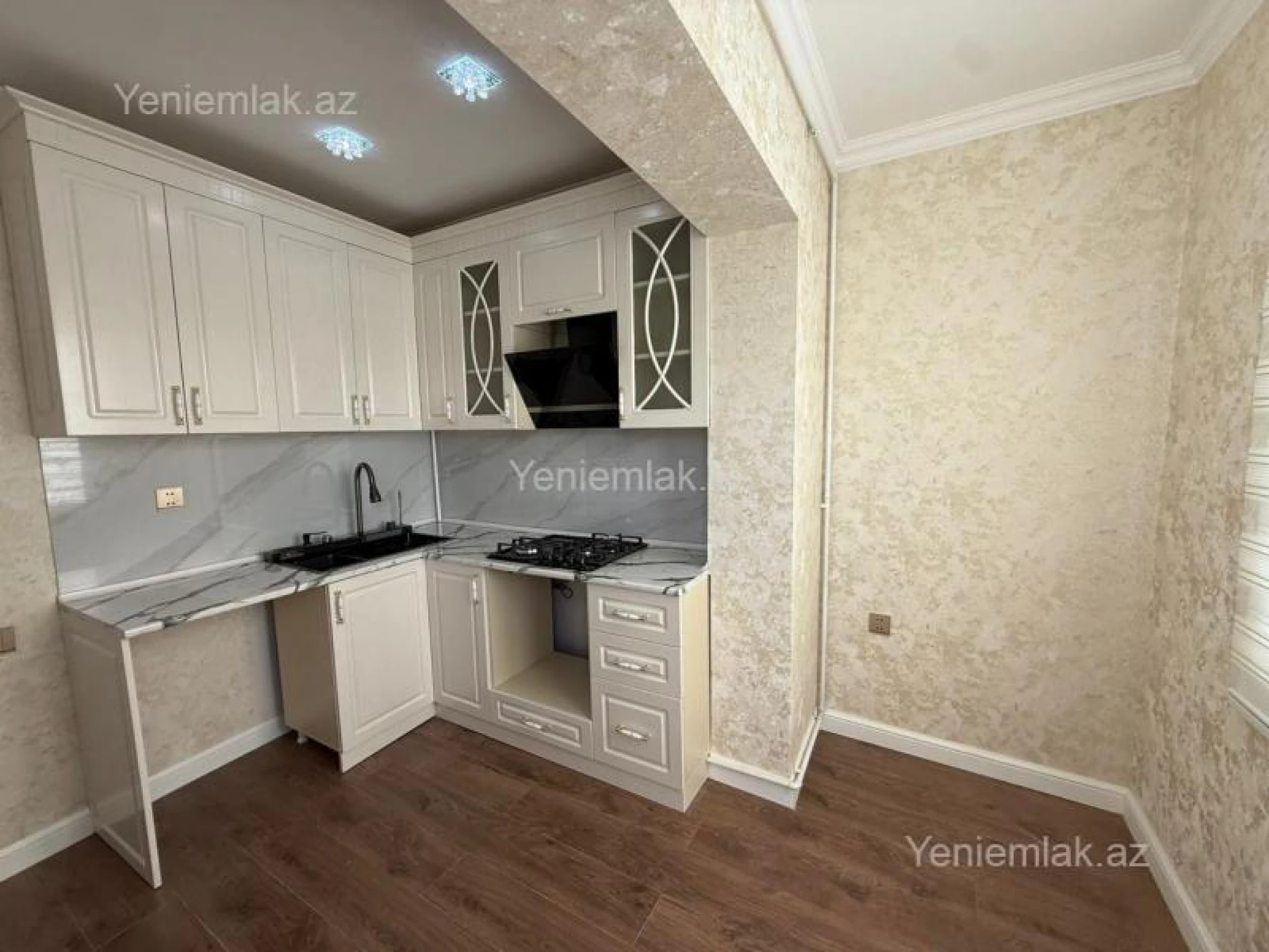 Satılır 2 otaqlı köhnə tikili 65 m²