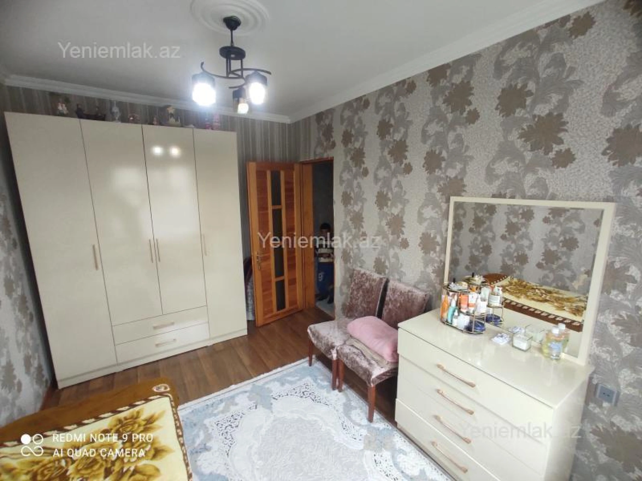 Satılır 4 otaqlı köhnə tikili 85 m²