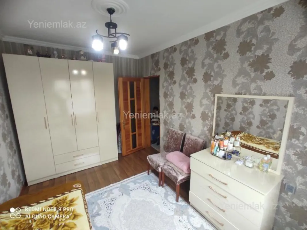 Satılır 4 otaqlı köhnə tikili 85 m²