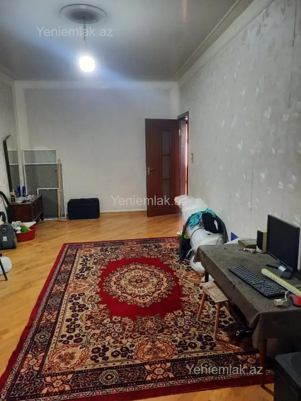 Satılır 2 otaqlı köhnə tikili 60 m²