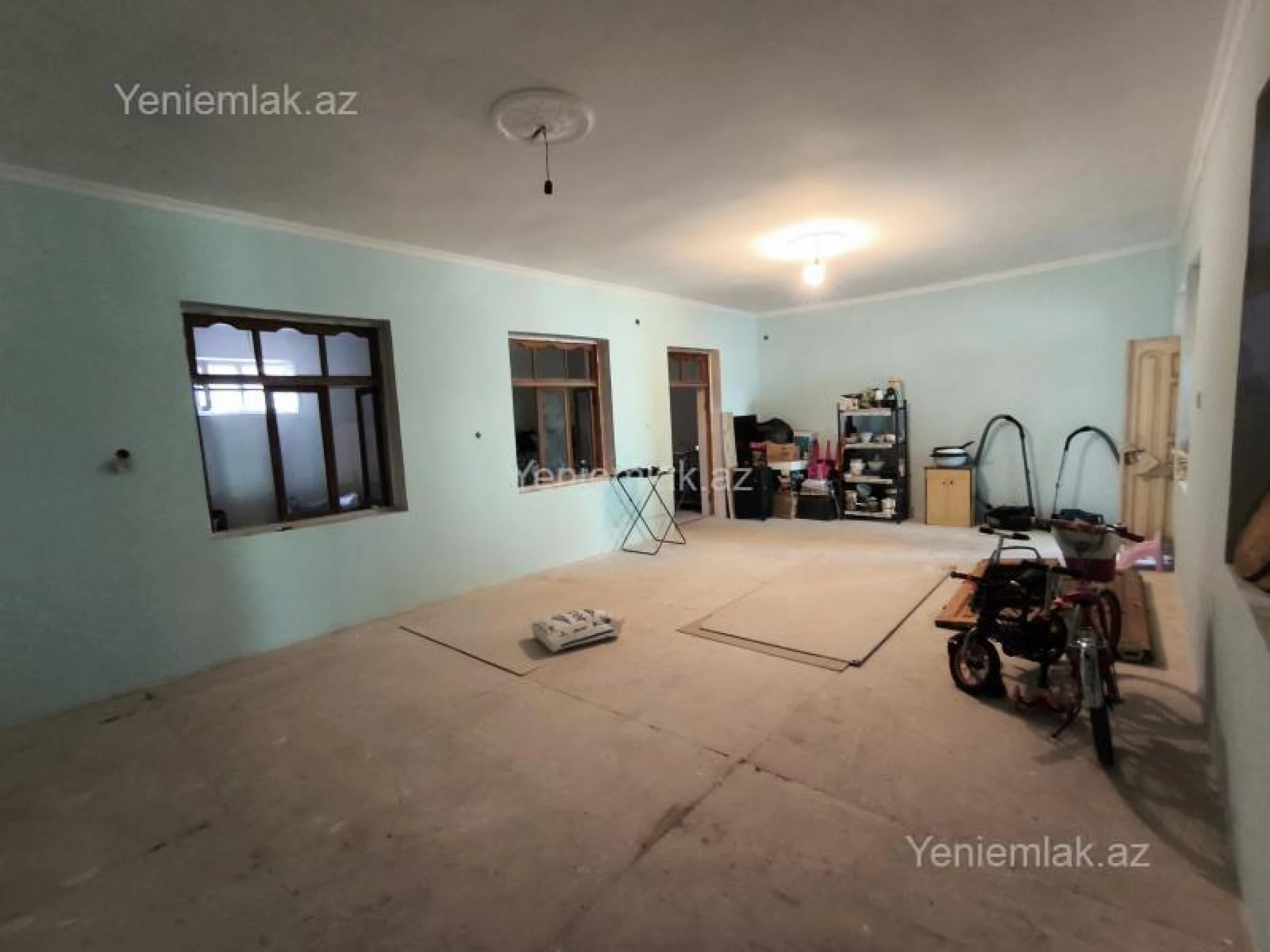 Satılır 5 otaqlı həyət evi 200 m²