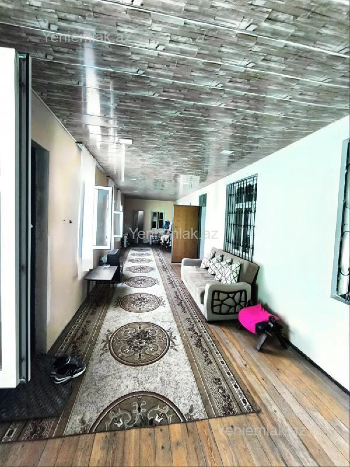 Satılır 5 otaqlı həyət evi 200 m²