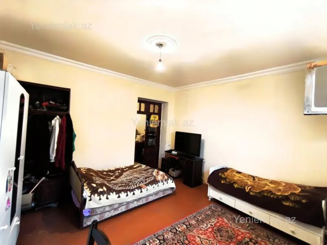 Satılır 5 otaqlı həyət evi 200 m²