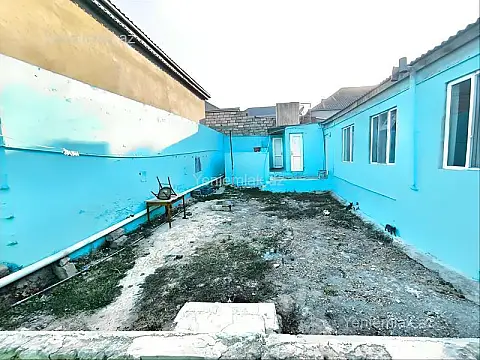 Satılır 5 otaqlı həyət evi 200 m²