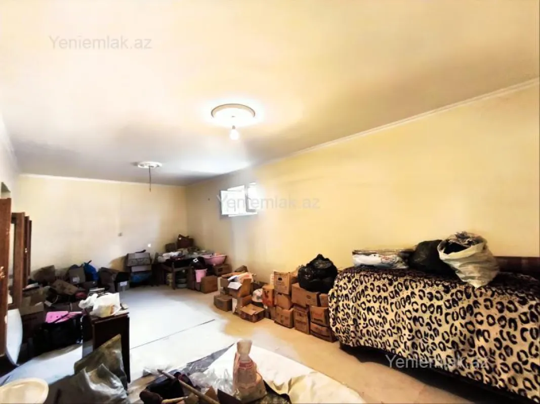 Satılır 5 otaqlı həyət evi 200 m²