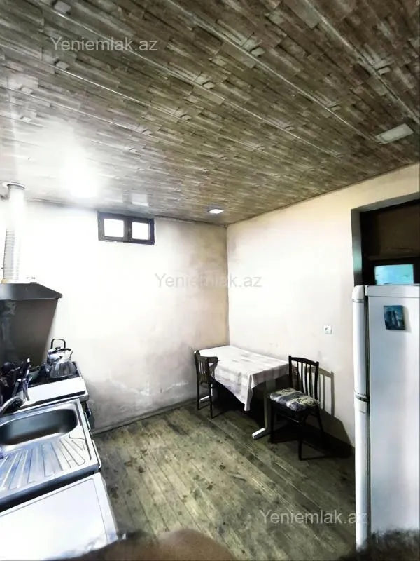 Satılır 5 otaqlı həyət evi 200 m²