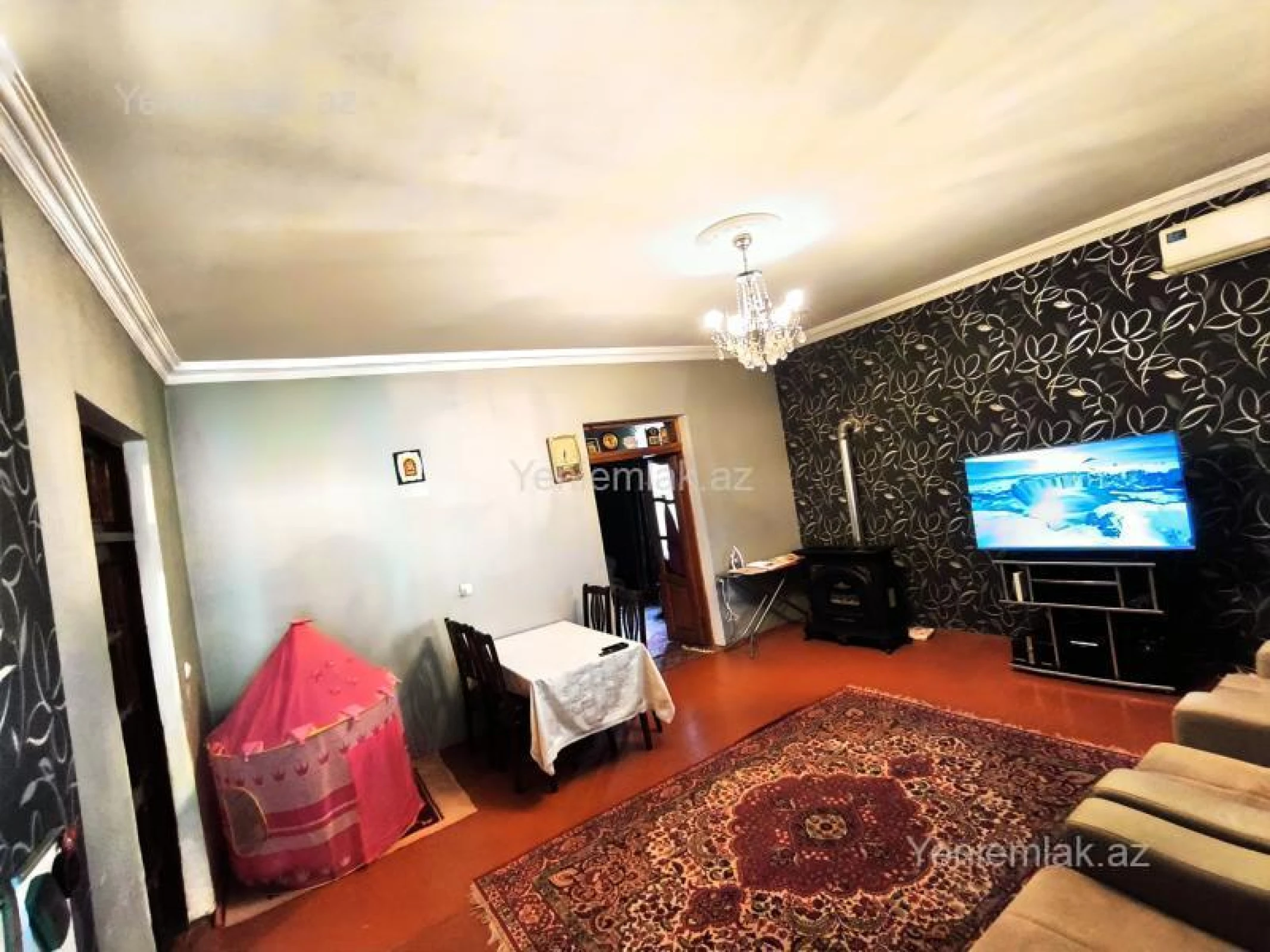 Satılır 5 otaqlı həyət evi 200 m²