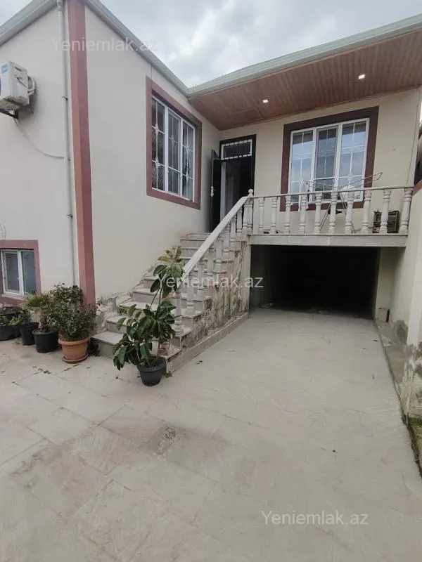 Satılır 3 otaqlı həyət evi 100 m²