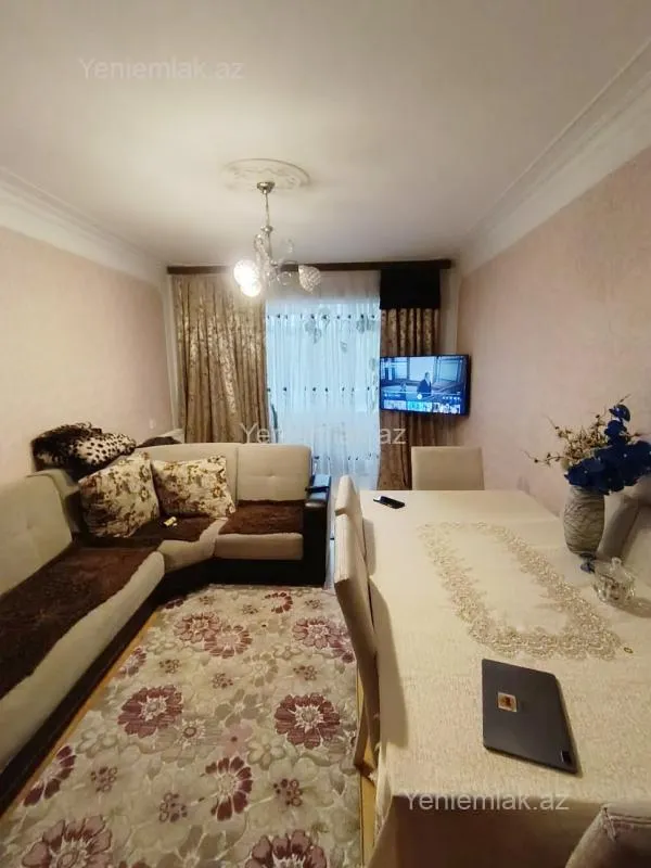 Satılır 2 otaqlı köhnə tikili 56 m²