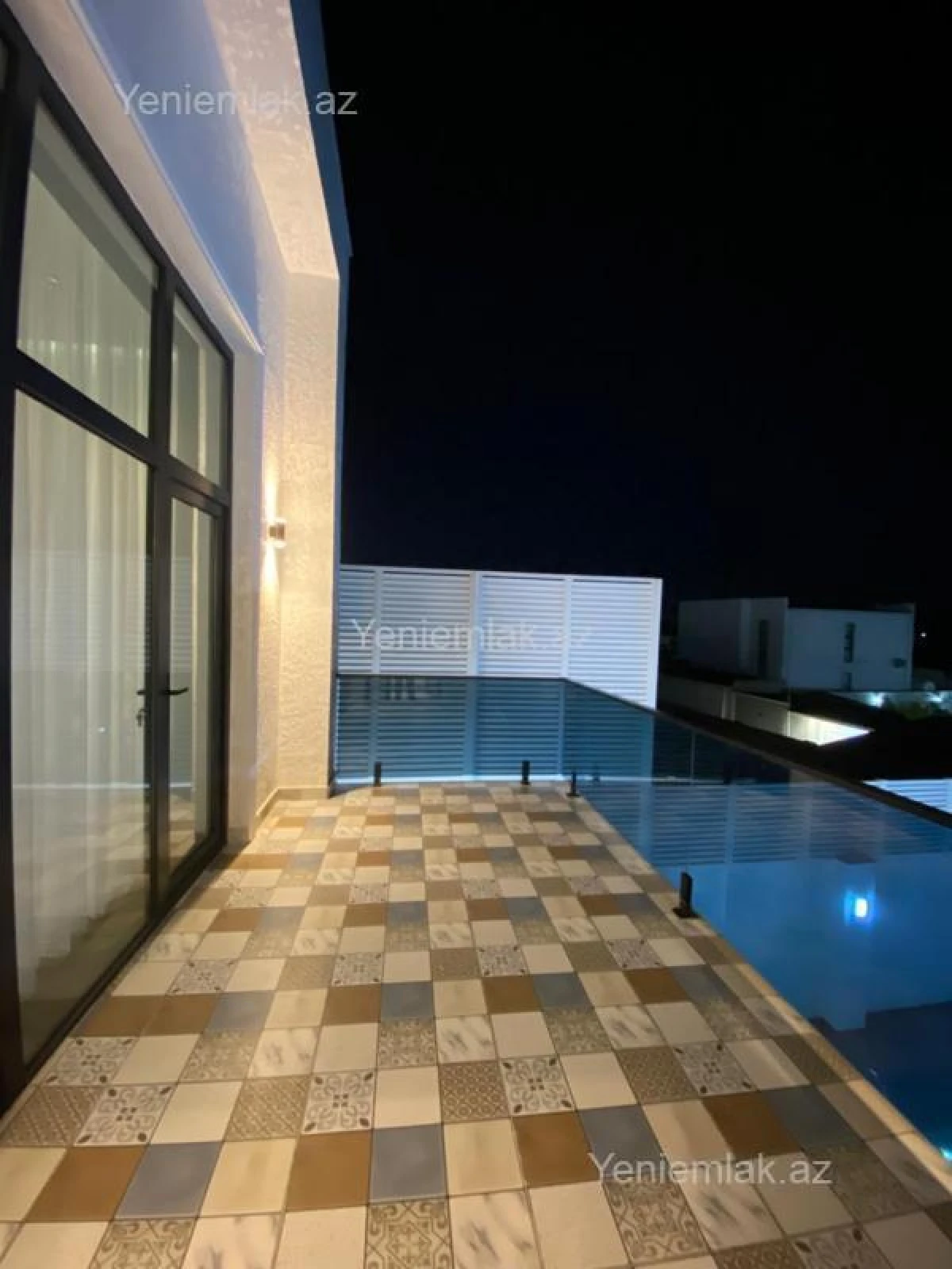 Satılır 4 otaqlı həyət evi 200 m²