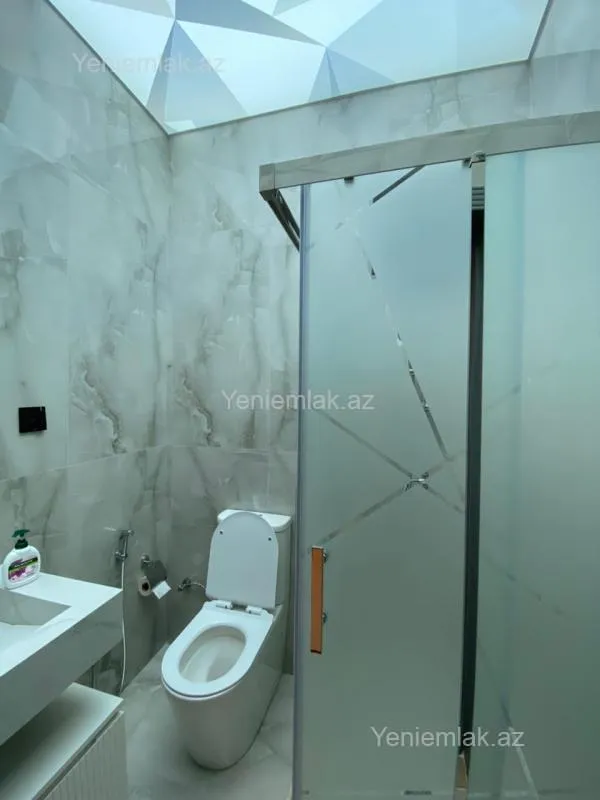 Satılır 4 otaqlı həyət evi 200 m²
