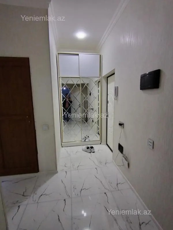 Satılır 2 otaqlı yeni tikili 76 m²