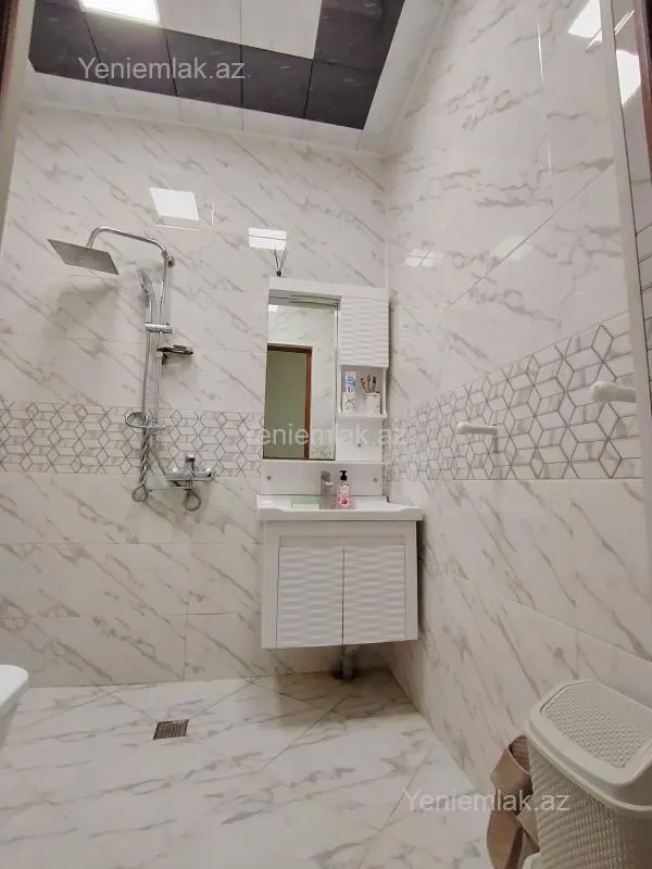 Satılır 2 otaqlı yeni tikili 76 m²