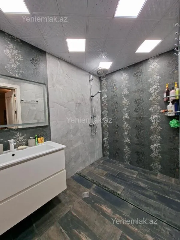 Satılır 3 otaqlı yeni tikili 127 m²