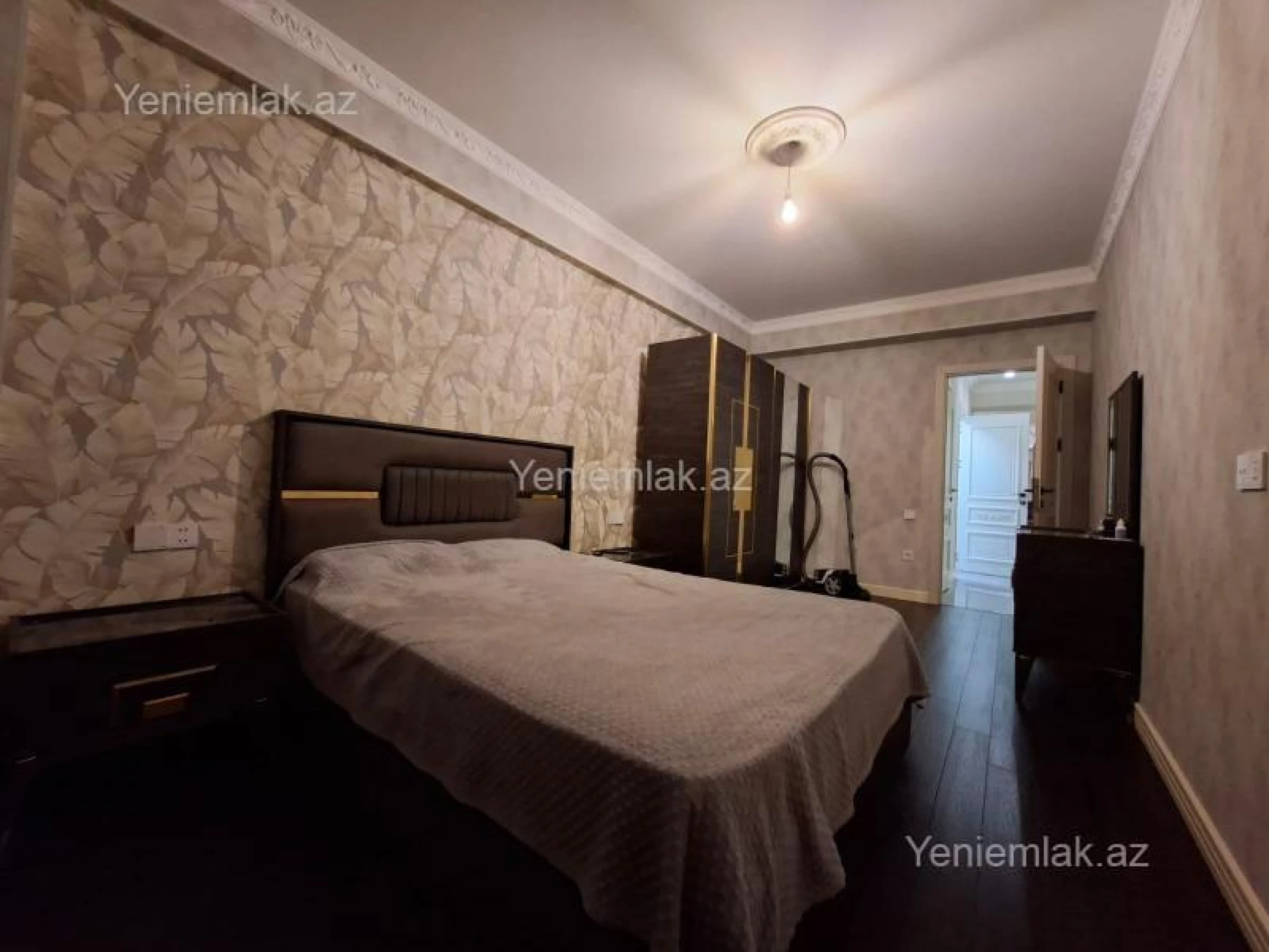 Satılır 3 otaqlı yeni tikili 127 m²