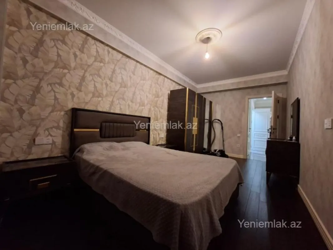 Satılır 3 otaqlı yeni tikili 127 m²
