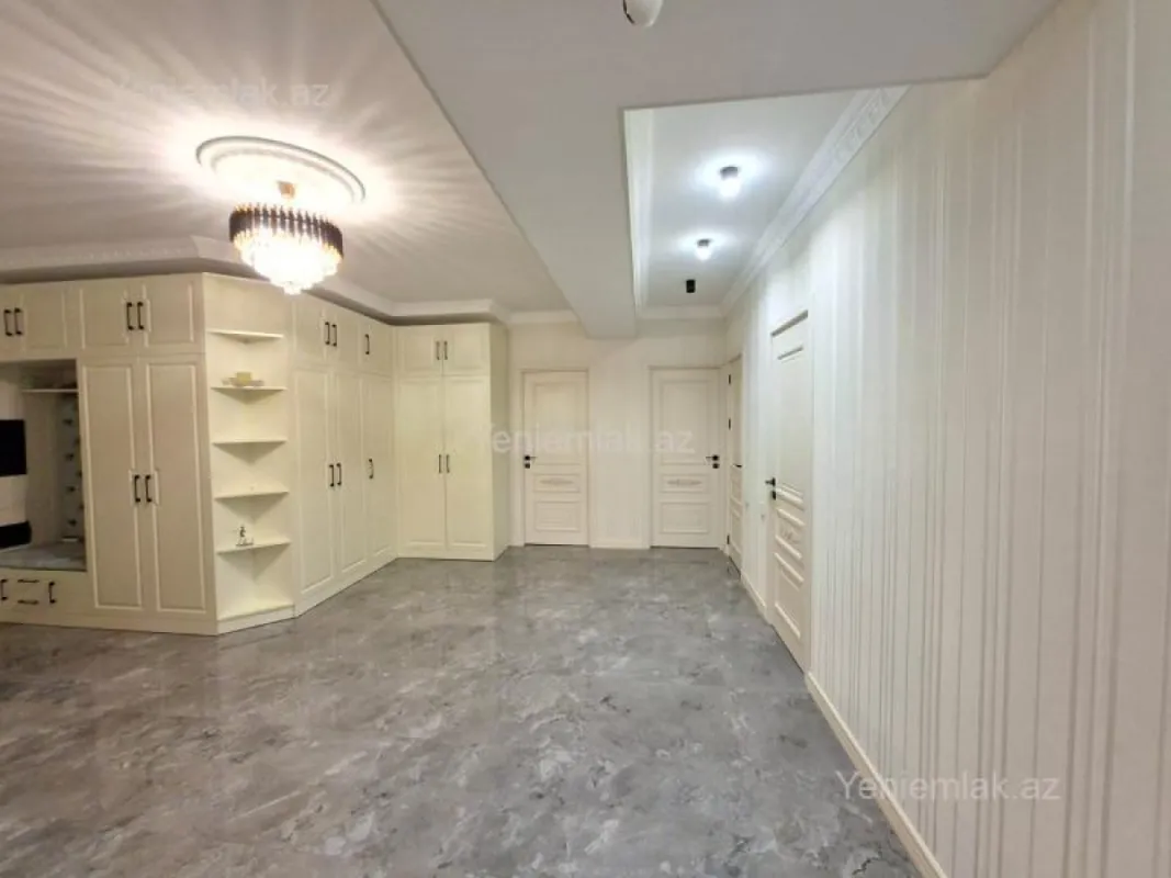 Satılır 3 otaqlı yeni tikili 127 m²