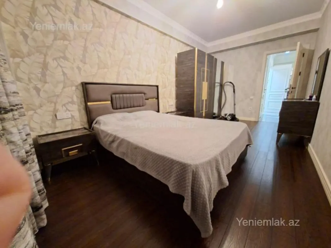 Satılır 3 otaqlı yeni tikili 127 m²