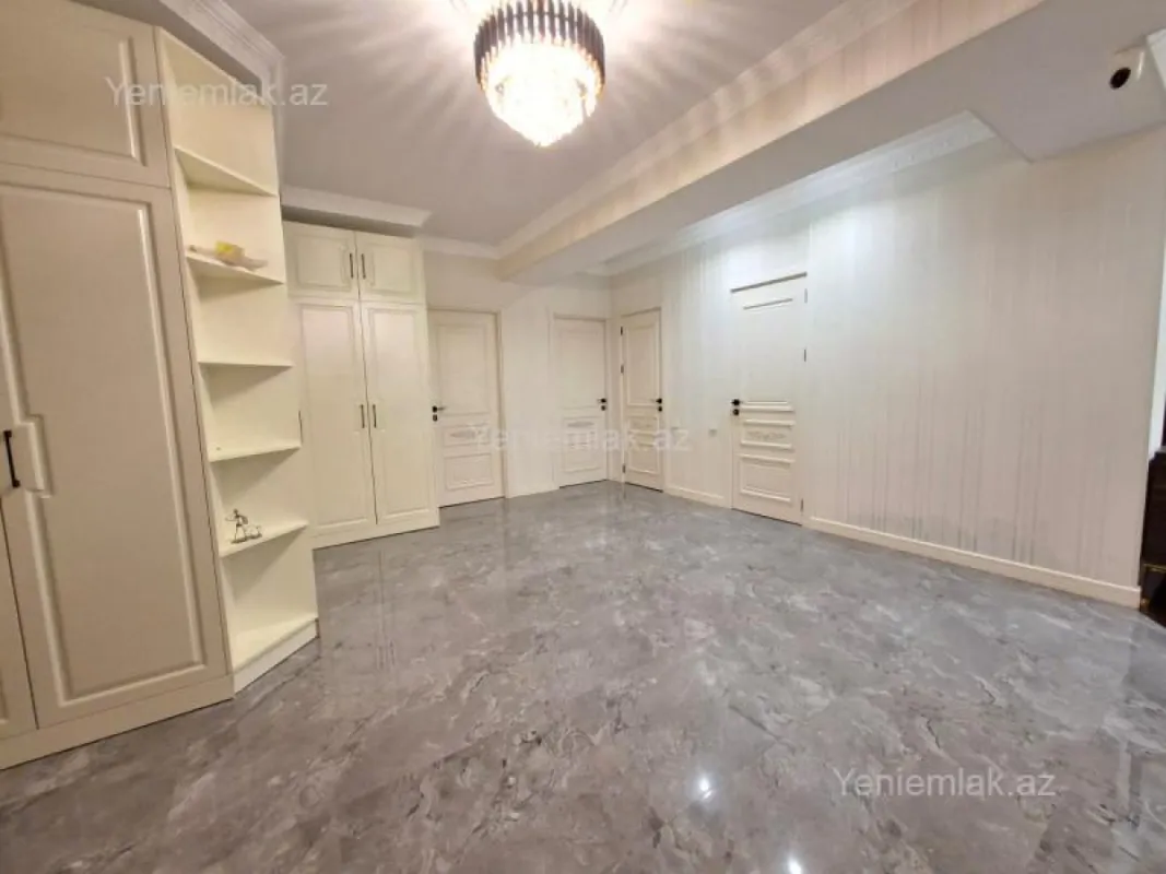 Satılır 3 otaqlı yeni tikili 127 m²