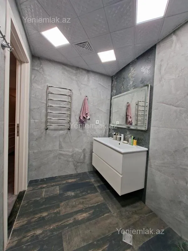 Satılır 3 otaqlı yeni tikili 127 m²