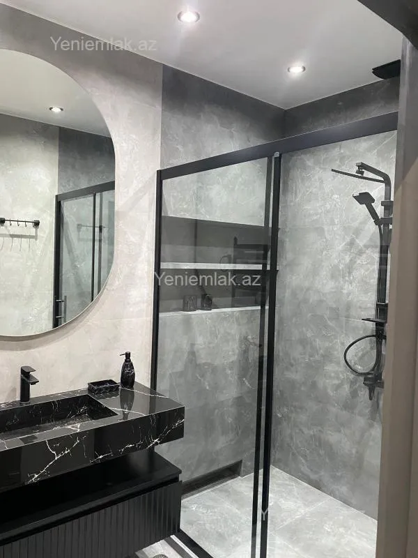 Satılır 3 otaqlı yeni tikili 130 m²