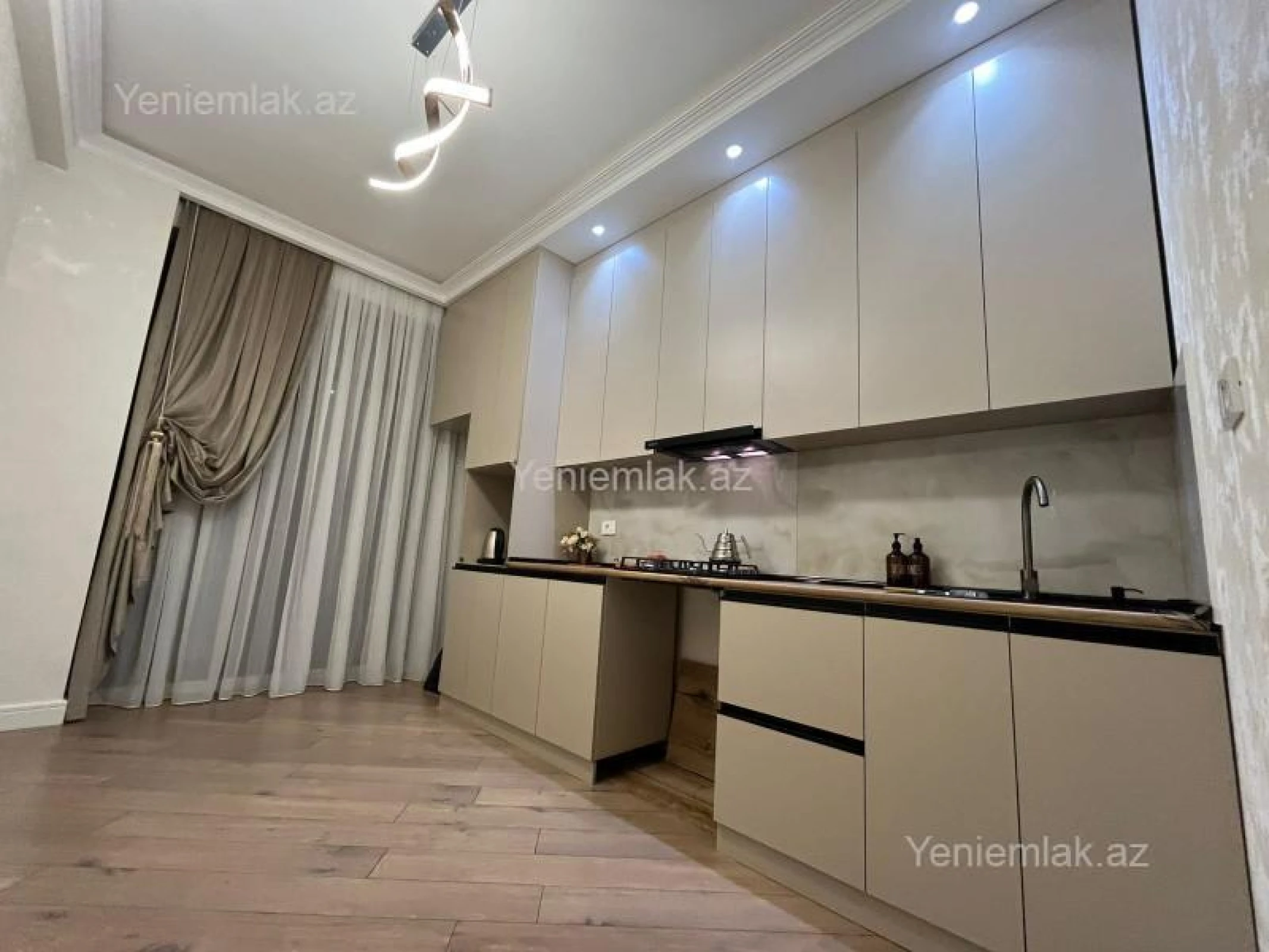 Satılır 3 otaqlı yeni tikili 98 m²