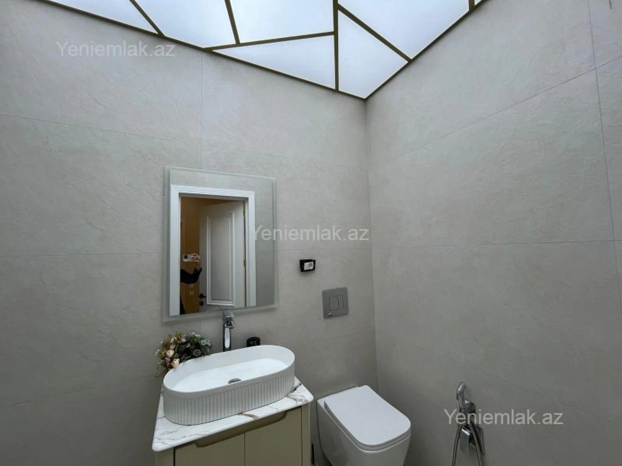 Satılır 3 otaqlı yeni tikili 98 m²