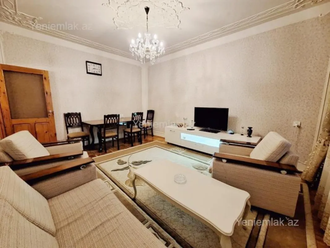 Satılır 3 otaqlı köhnə tikili 80 m²
